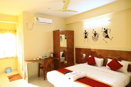 room detail thumbnail 1
