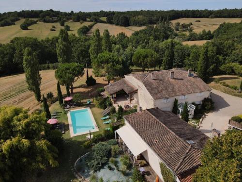Viesnīcas āriene, les tamaris in Lamothe-Landerron