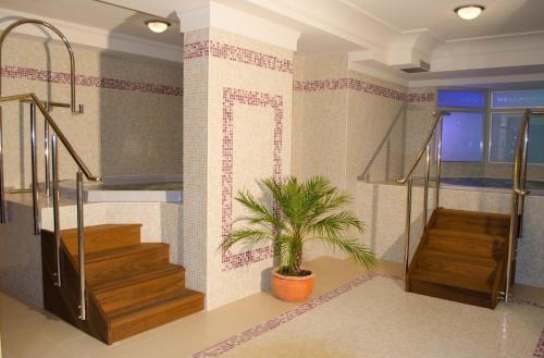 สปา, Simbad Hotel & Bar Superior in โมซอนมากีย์โรวาร์