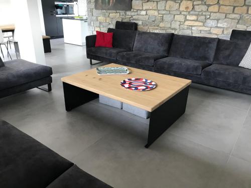 Gîte 'Il y a' 11 à 13 pers #Nature #Familles #Calme #Pas d'abus d'alcool (Gite 'Il y a' 11 a 13 pers #Nature #Familles #Calme #Pas d'abus d'alcool) in มาร์เช่-เอน-ฟาเมนเน่