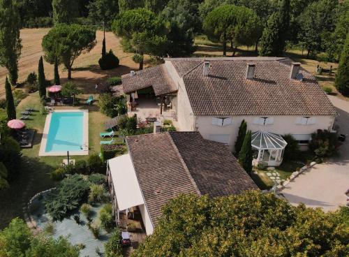Viesnīcas āriene, les tamaris in Lamothe-Landerron