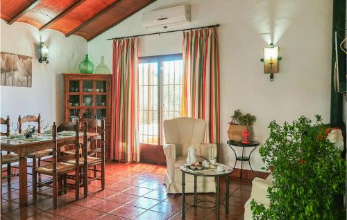 Beautiful Home In Estepa With Kitchenette