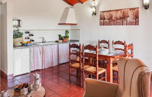 Beautiful Home In Estepa With Kitchenette