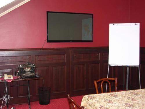 Adler Hotel - image 2