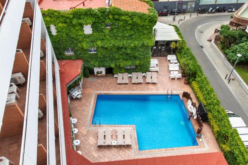 Swimming pool, Hotel Xaine Park in Lloret De Mar