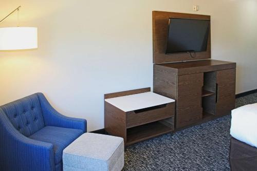 King Suite with Sofa Bed - Non-Smoking