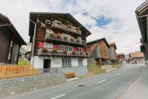 The Farmhouse - Apartment - Sedrun