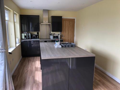 Loch Caroy Bay Cottage in Ose
