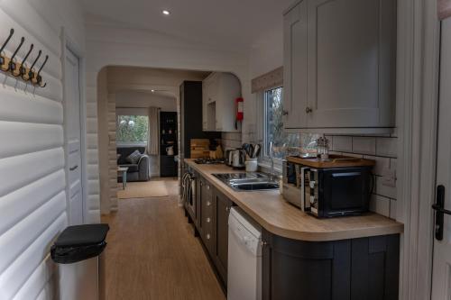 2 bedrooms, 4 beds