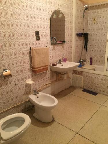 Property located in a quiet area close to the train station and town, Casablanca (Foto 9)