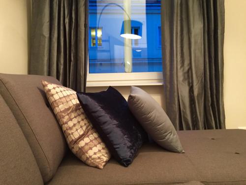 Pink Grapefruit City Condo - image 13