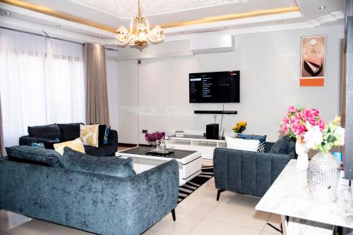 Lusaka Luxe - Your Private Oasis Awaits in the Heart of Zambia