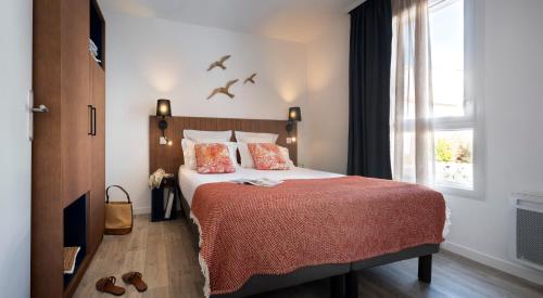 3 bedrooms, 6 beds
