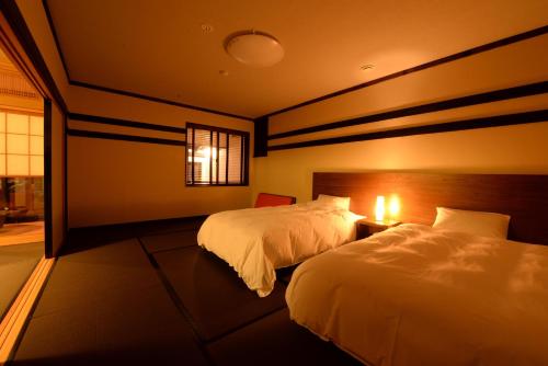 Twin Room with Tatami Area and Semi Open-Air Bath