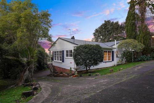 المنظر الخارجي, Kohi Family Home With Netflix l Gardens View in St Heliers