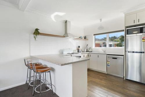 Renovated Takapuna 2BR Apt l Parking l Skytower, Auckland