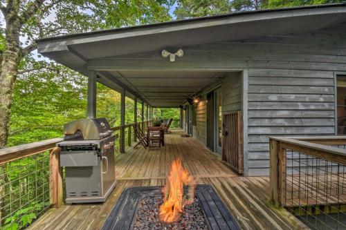 Cozy Clayton Cabin with Deck and Mountain Views!