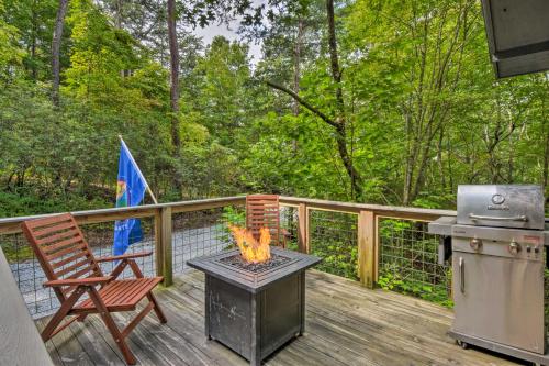 Cozy Clayton Cabin with Deck and Mountain Views!