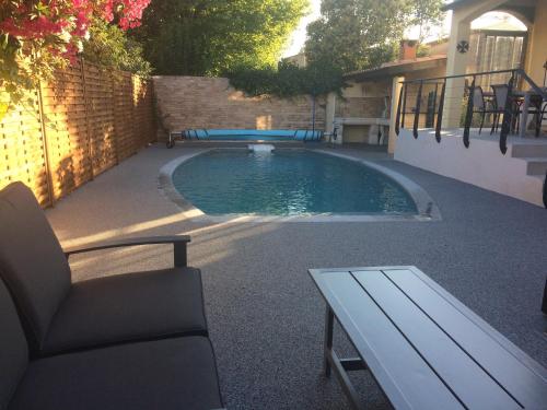 Jolie Villa, Piscine, 10min centre ville, WIFI in Prunet