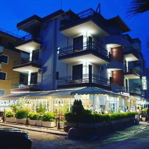 Hotel Dollari – Durres, NY