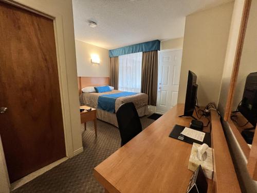 Suite with One Double Bed and Kitchenette