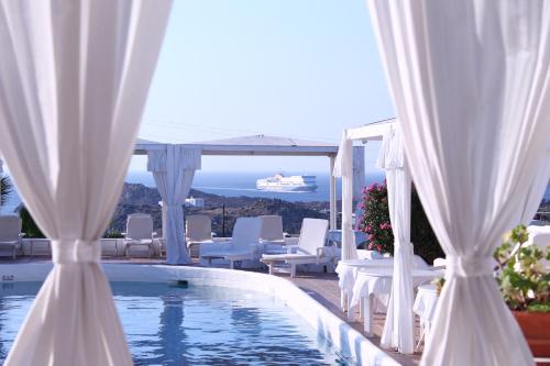 Porto Scoutari Romantic Hotel - image 9
