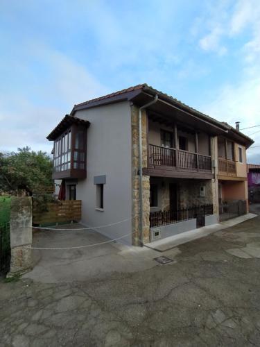 Exterior view, El Rosal in Pilona