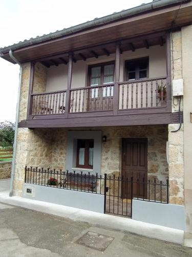 Exterior view, El Rosal in Pilona