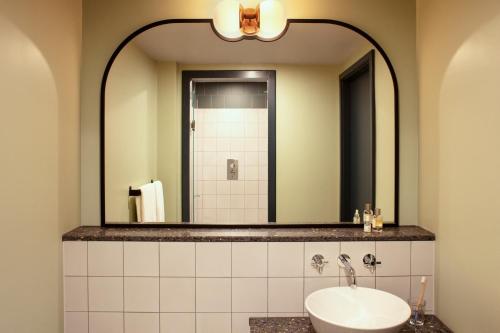 The Hoxton Shepherds Bush - image 2