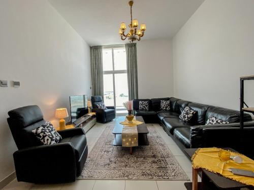 DUBAI - Glitz 3 Residences - MAJESTIC Luxe Holiday Home - 2BR - Sleep 4 - FOR FAMILIES & COUPLES STAYS ONLY, Dubai (Foto 10)
