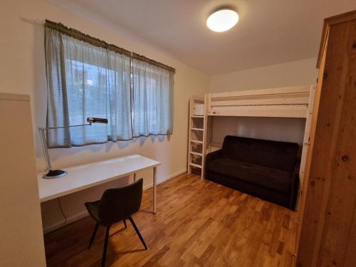 Gemütliche Premium Ferienwohnung mit Terrasse nähe S-Bahn