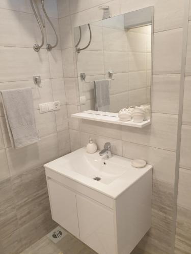 Triple Room with Shared Toilet