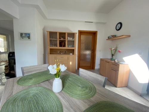 Waldblickwohnung mit schöner Terrasse und Kamin, Sebnitz (foto 8)