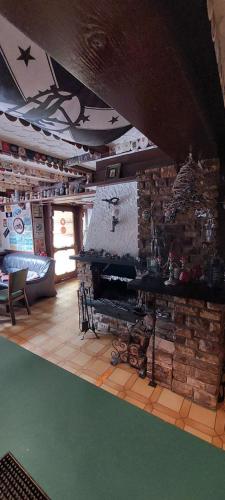 Black Bear Bikers Pub-Hotel 5