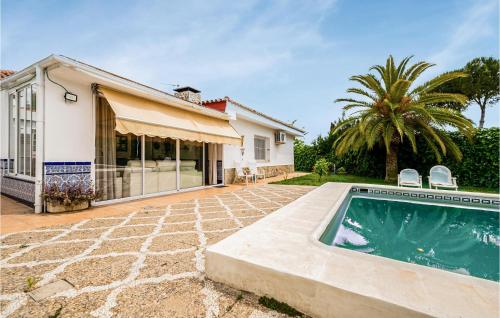 3 Bedroom Stunning Home In Valencina De La Concep