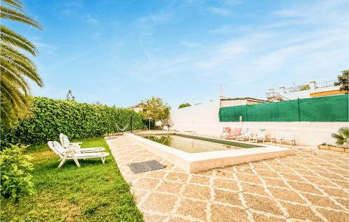 3 Bedroom Stunning Home In Valencina De La Concep