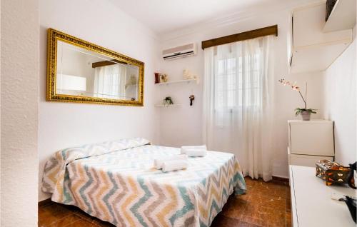 3 Bedroom Stunning Home In Valencina De La Concep