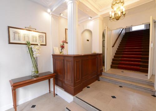 Hotel Imperial Paris, Paříž