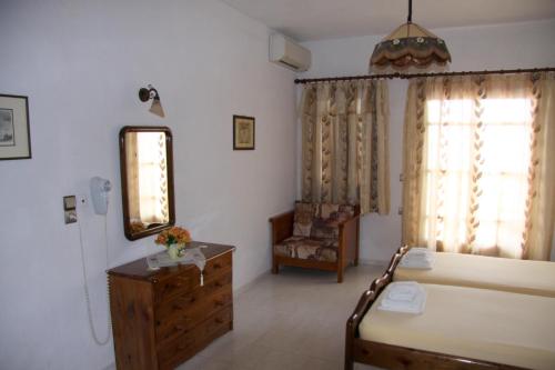 2 twin beds