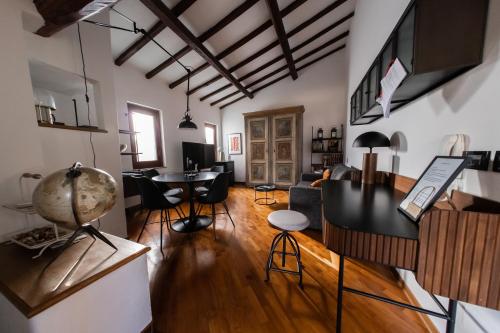 TINA’S APARTMENT 3