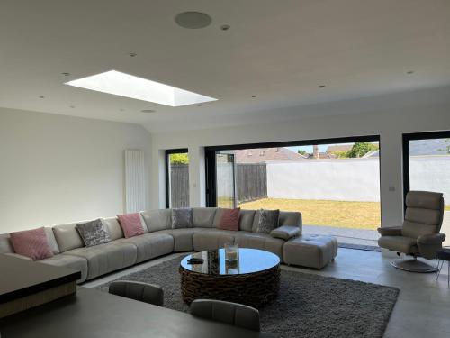 Perfect 4 bedroom 2 bathroom Home in Duddingston