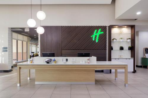 Holiday Inn Phoenix Airport, an IHG Hotel