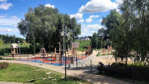 Játszótér, Bella Vista - 3pok, 5 łóżek, centrum, parking, winda, widok na rzekę, Netflix (Bella Vista - 3pok, 5 lozek, centrum, parking, winda, widok na rzeke, Netflix) in Ilawa