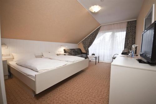1 queen bed