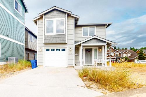 Dory Pointe Dream, Pacific City