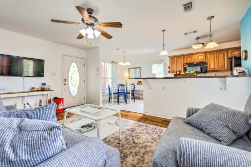 Secluded La Mer Cottage Less Than 1 Mi to Beach! in Waveland, USA