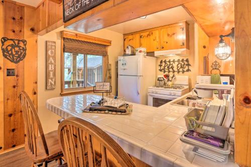 Restful Wrightwood Cabin with Cozy Interior! in Wrightwood (CA)