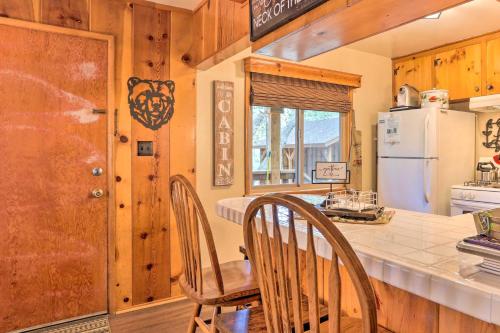 Wrightwood Cabin with Cozy Interior! in Wrightwood (CA)