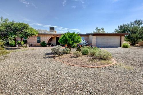 Stylish Tucson Home with Patio and Private Pool!