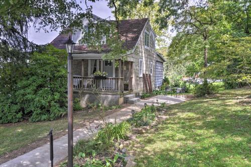 Enchanting Family House with Balcony Less Than 3 Mi to WVU!